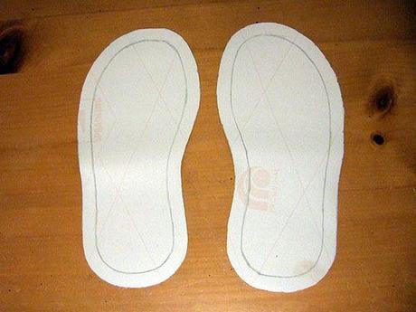 Reciclar una toalla para hacer pantuflas 2.jpg