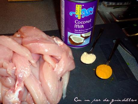 Saté de pollo con salsa de cacahuete