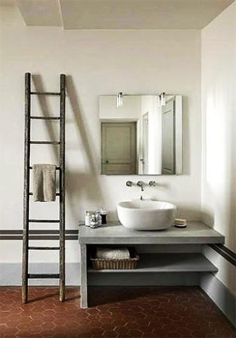 Añadir complementos en la decoración del baño