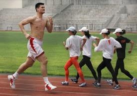 Fotos curiosas de Yao Ming.