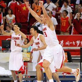 Yao celebrando una victoria de China