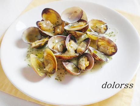 Almejas con salsa verde
