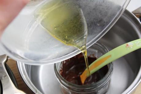 DIY Belleza - Bálsamo labial chocolate DIY Belleza - Bálsamo labial chocolate