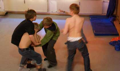 Niños criados con apego frente a situaciones de violencia