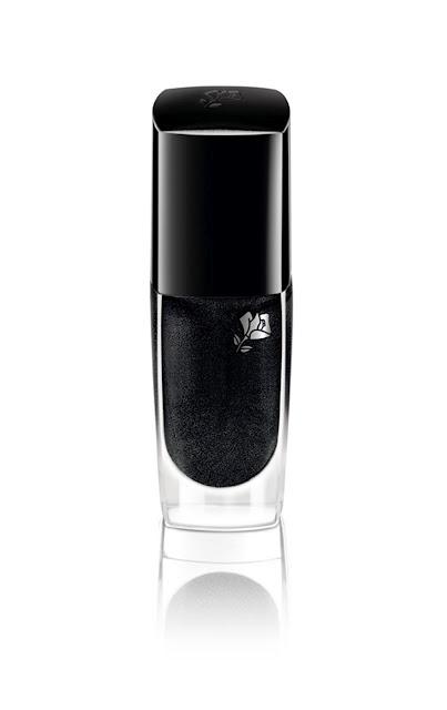 29 st Honore Paris , by Aaron De Mey