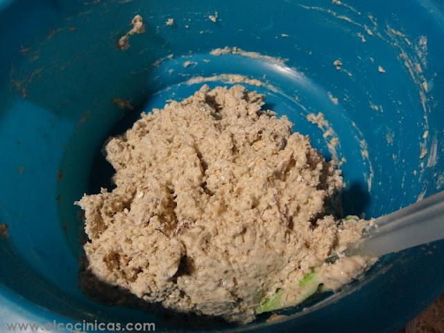 Pan de centeno, nueces y sésamo