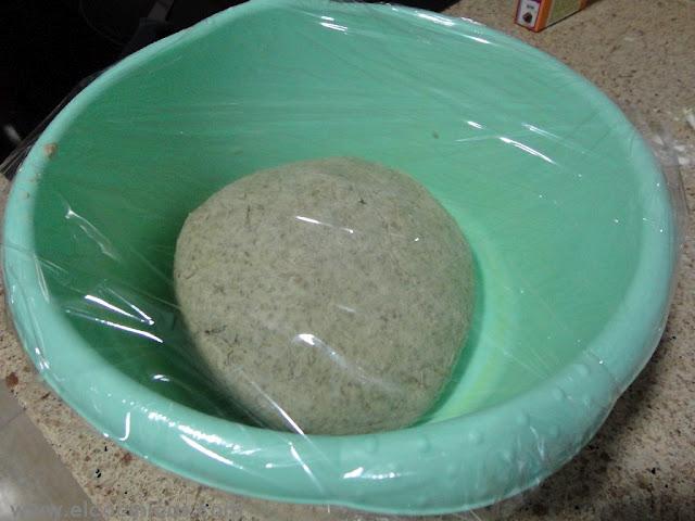 Pan de centeno, nueces y sésamo