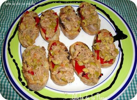 TOSTAS DE ATÚN Y PIQUILLOS