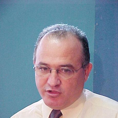 ADALBERTO DE LEÓN: Un ser humano que merece consideración!