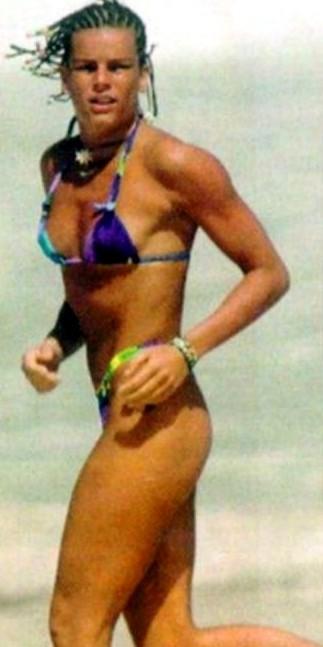 Yo soy rebelde: Princesas 1, Stéphanie de Mónaco