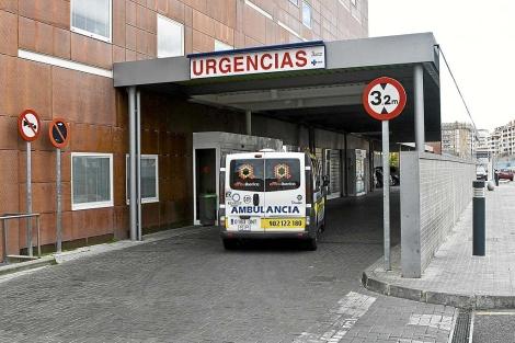 Una ambulancia accede al Hospital Virgen de la Concha de Zamora. | El Mundo