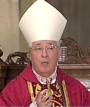 El obispo de Alcalá desprecia y condena a los homosexuales.
