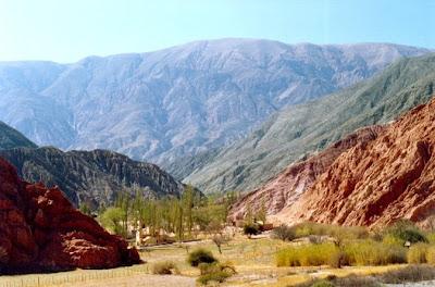 MOCHILEANDO EN UNA TIERRA DE COLORES: LA QUEBRADA DE HUMAHUACA