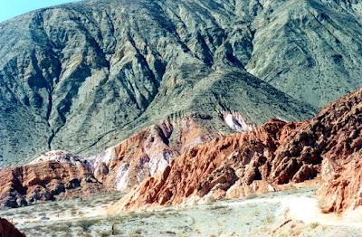 MOCHILEANDO EN UNA TIERRA DE COLORES: LA QUEBRADA DE HUMAHUACA