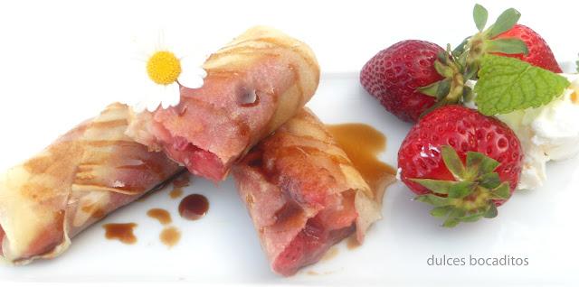 ROLLITOS DE PRIMAVERA RELLENOS DE FRESA Y PLATANO