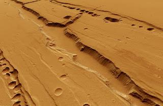 Tractus catena: Marte y vida