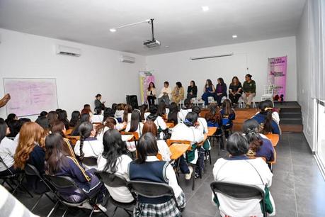 Soledad realiza conversatorio para impulsar liderazgo femenino Soledad realiza conversatorio para impulsar liderazgo femenino