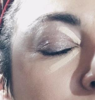 Cómo evitar que se marquen las arrugas en el contorno de ojos con el maquillaje/corrector 5 tips infalibles trucos