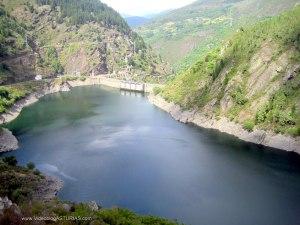 Embalse Grandas de Salime: Vistas desde carretera a Grandas de Salime