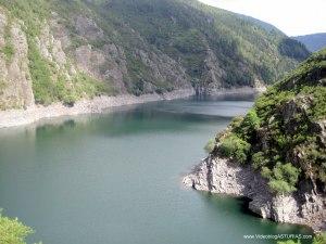 Rio Navia un poco antes del embalse y presa de Grandas de Salime