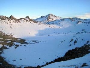 Alto del Angliru: Otros picos de la sierra del Aramos