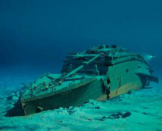 Titanic : centenario de su  hudimiento.