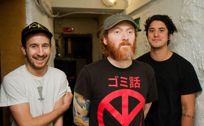 Entrevistamos a And So I Watch You From Afar