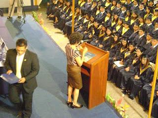 LA AVENTURA DE CONVIVIR COBRA NUEVO VIGOR CUANDO NOS DONAMOS EN LA ENSEÑANZA