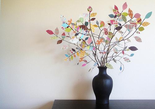 Diy: florero de hojas de papeles de colores. Scrap