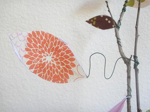 Diy: florero de hojas de papeles de colores. Scrap