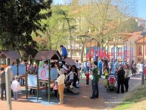 Zona de juegos infantiles Parque Carbayedo Zona de juegos infantiles Parque Carbayedo