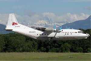 Avión Antonov An-12