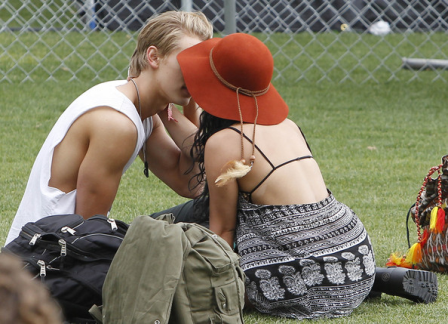 El look de Vanessa Hudgens y Austin Butler,  en el Festival de Coachella