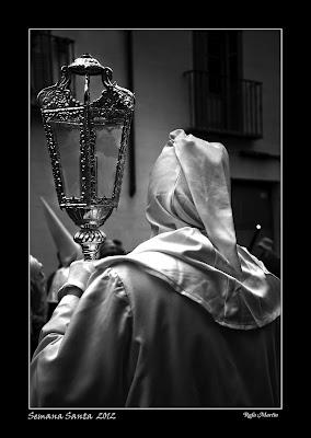 Semana Santa 2012 en Alcalá por  Rafa Martín.                                                       (versión B/N)