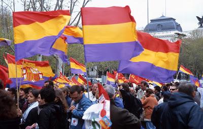 A por la Tercera República.