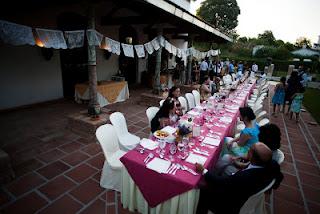 Un soberbio banquete clásico de boda