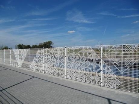 lianarama:

I came across the Lace Fence designed by Dutch...