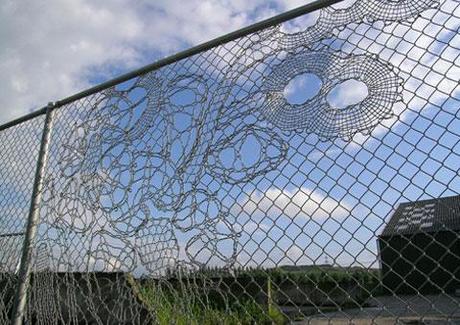 lianarama:
I came across the Lace Fence designed by Dutch... lianarama:
I came across the Lace Fence designed by Dutch...