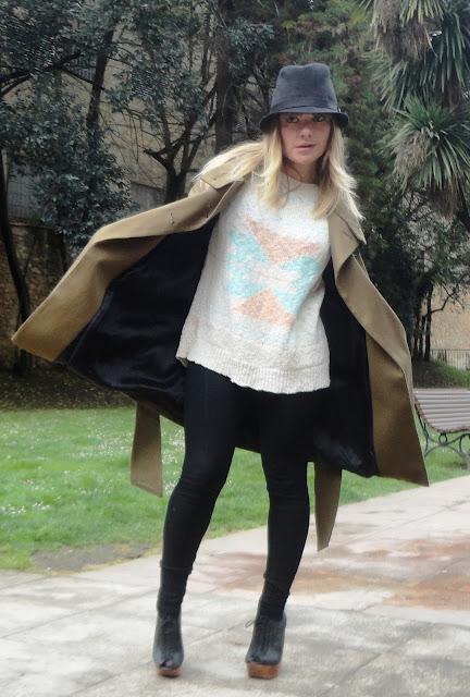LLUEVE SOBRE MOJADO