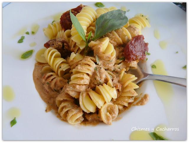 Fusilli con Pesto de Tomate