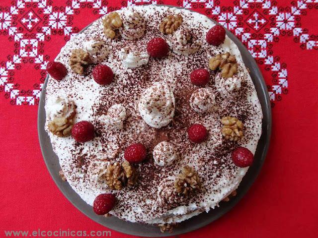 Tarta de nueces y nata