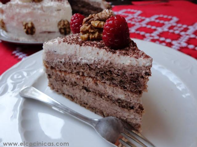 Tarta de nueces y nata