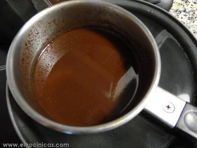 Tarta de nueces y nata
