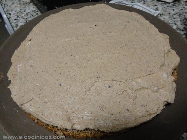 Tarta de nueces y nata