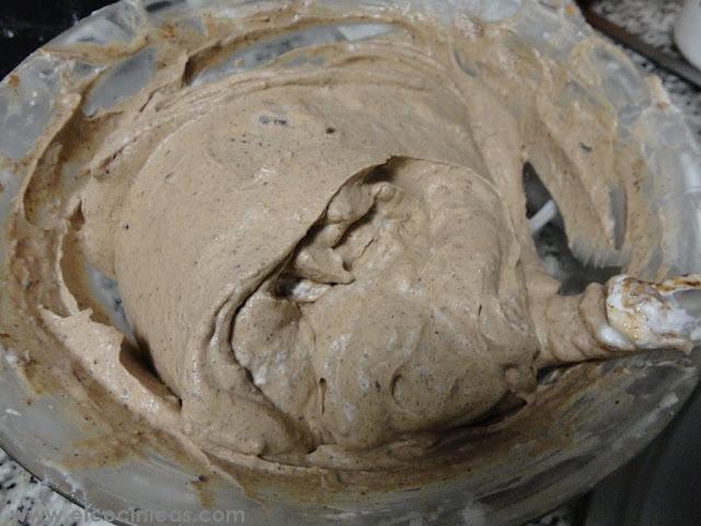 Tarta de nueces y nata