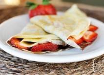 crepe de chocolate y fresas