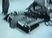 Escuela sometió siete horas descargas joven