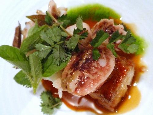 Lletons cruixents amb calamarons al Lluerna