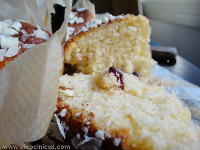 Muffins de arándanos y chocolate blanco