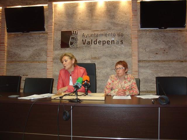 Antonina Sánchez y Noemí Martínez Ayuntamiento de Valdepeñas y Afa Valdepeñas